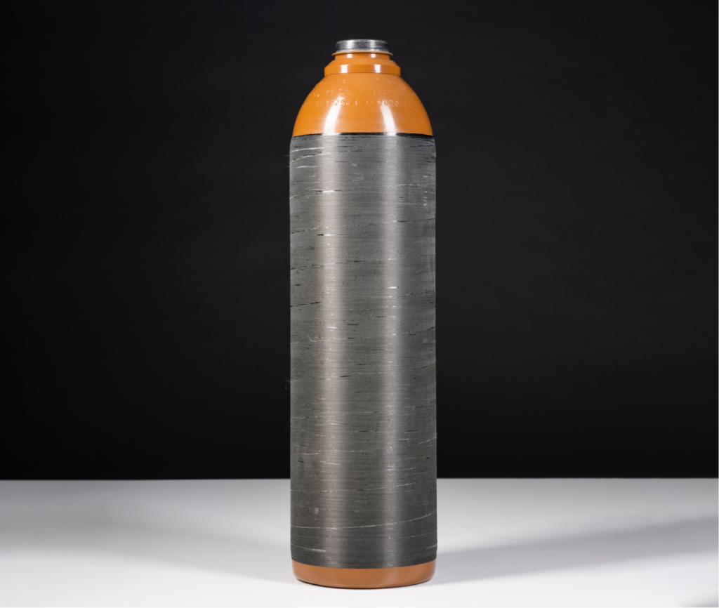 Hoop wrapped steel gas cylinders